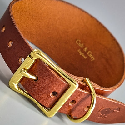 Leather Dog Collar for Hound close up – Whisky Tan